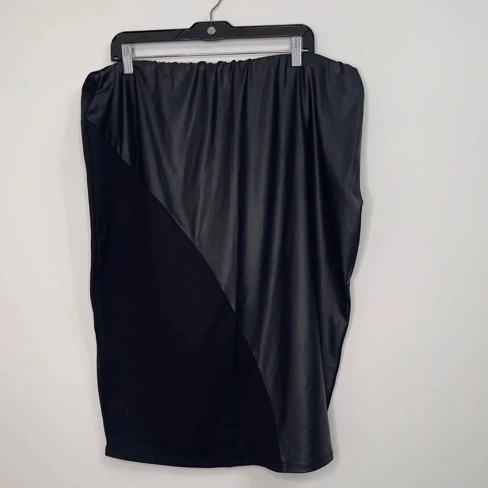 Fashion to Figure Faux Leather Pencil Skirt in Size 2